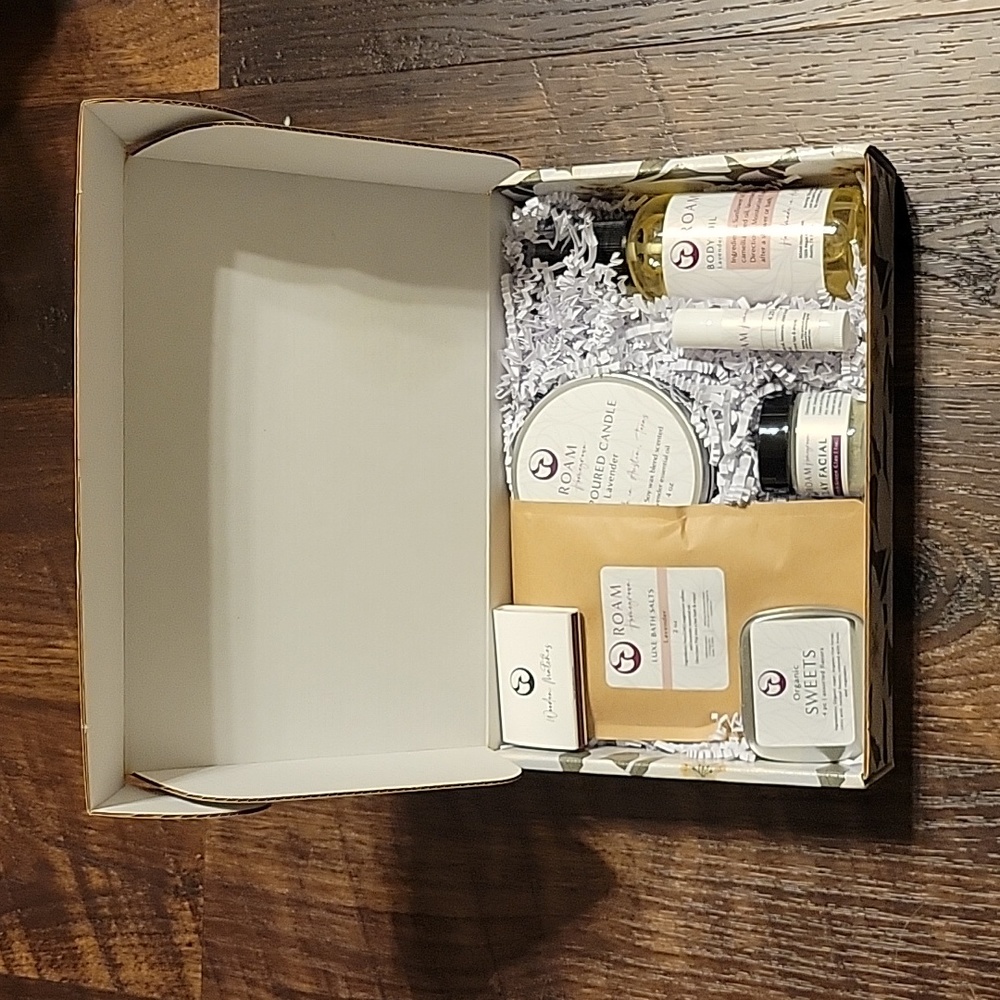 ROAM Homegrown Relaxation Gift Box (Lavender)